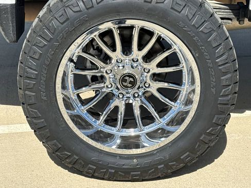 Used 2023 GMC Sierra 2500 Denali w/ Denali Ultimate Package image 10