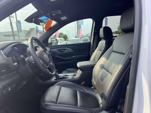 Used 2023 Chevrolet Traverse LT AWD/4WD image 18