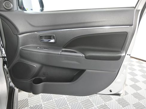 Used 2020 Mitsubishi Outlander Sport SE image 12