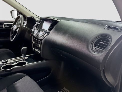 Used 2018 Nissan Pathfinder S image 29