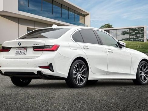 Used 2019 BMW 330i Sedan w/ Premium Package image 4