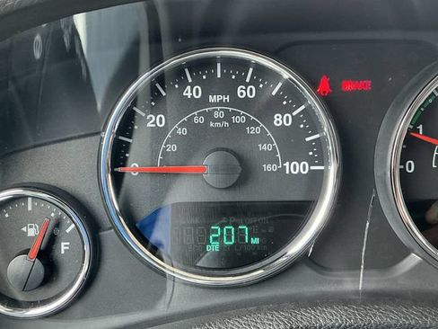 Used 2018 Jeep Wrangler Unlimited Sport S AWD/4WD image 14