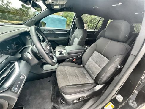 Used 2025 GMC Acadia Elevation image 18