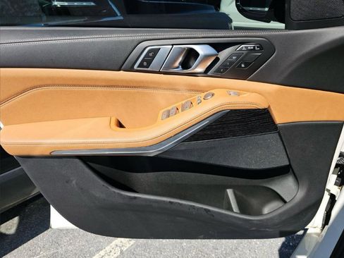 Used 2024 BMW X7 xDrive40i w/ M Sport Package AWD/4WD image 7