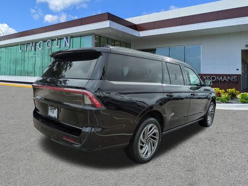 New 2025 Lincoln Navigator L Reserve AWD/4WD image 4