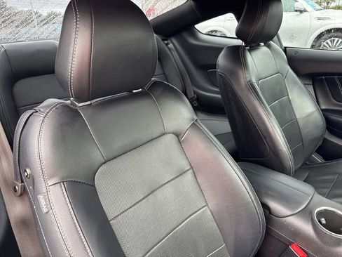 Used 2019 Ford Mustang Premium image 17