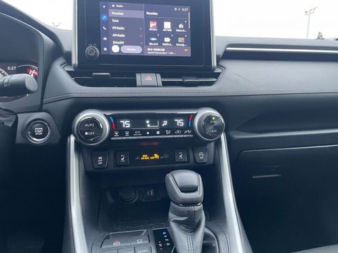Used 2025 Toyota RAV4 XLE image 18