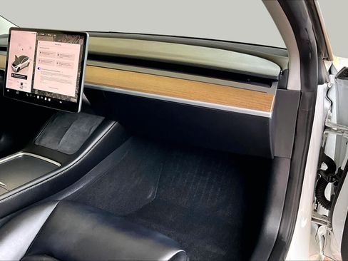Used 2023 Tesla Model 3 Standard Range RWD image 15