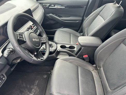 Used 2025 Kia Seltos EX w/ EX Sunroof Package image 14