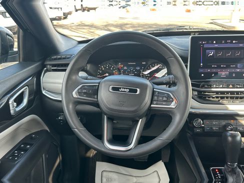 Used 2024 Jeep Compass Limited AWD/4WD image 9