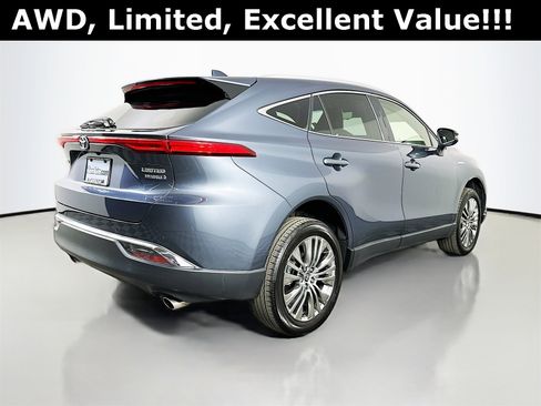Used 2021 Toyota Venza Limited image 8