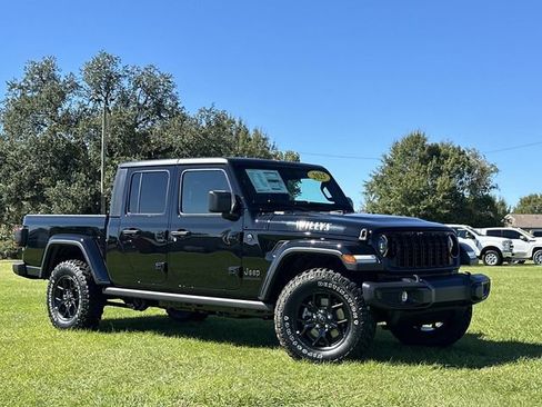 New 2025 Jeep Gladiator Willys image 12