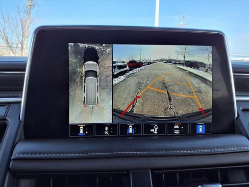 Certified 2023 GMC Yukon SLT w/ SLT Luxury Package image 8