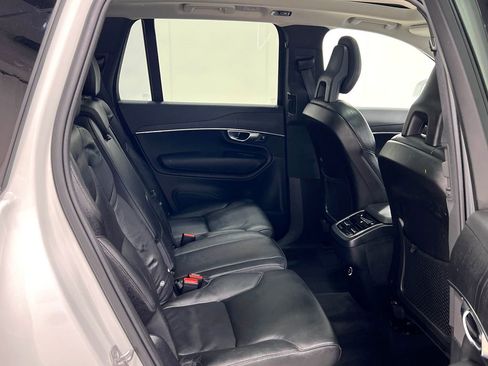 Used 2020 Volvo XC90 T6 Momentum AWD/4WD image 37