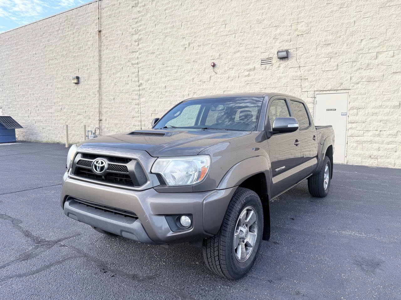 Used 2012 Toyota Tacoma PreRunner w/ TRD Sport Pkg RWD image 1