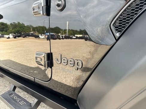 Used 2020 Jeep Gladiator Sport w/ Quick Order Package 24S AWD/4WD image 43