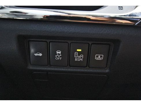 Used 2013 Toyota Avalon Limited FWD image 19