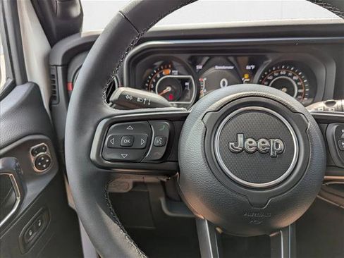 New 2025 Jeep Wrangler Rubicon w/ XTREMEE 35" Tire Package image 4