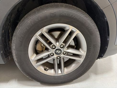 Used 2017 Hyundai Santa Fe Sport image 9