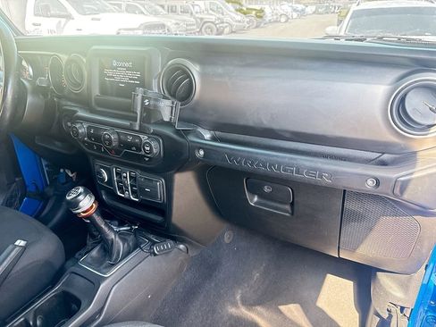 Used 2021 Jeep Wrangler Unlimited Willys image 32