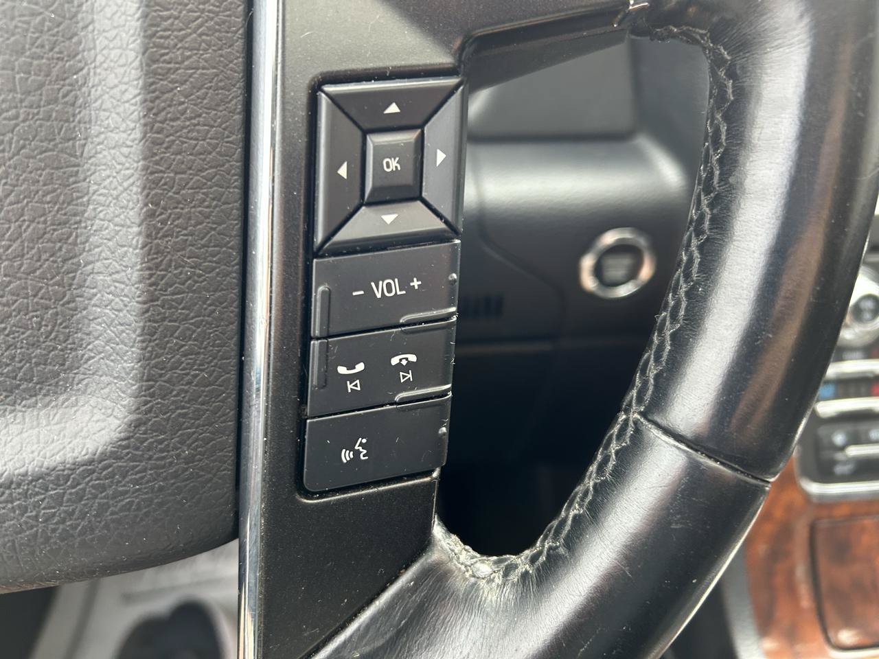 Used 2016 Lincoln Navigator L Select RWD image 20