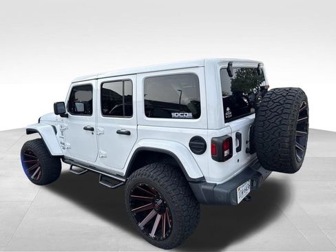 Used 2020 Jeep Wrangler Unlimited Sahara w/ Uconnect 4C Nav & Sound Group AWD/4WD image 4