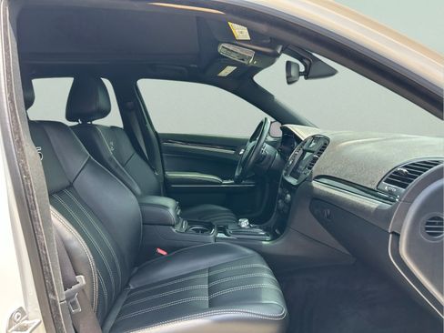 Certified 2018 Chrysler 300 S w/ 300S Premium Group AWD/4WD image 12
