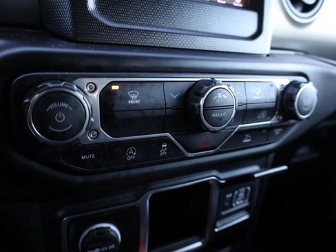 Used 2022 Jeep Wrangler Unlimited Willys image 24