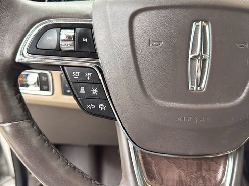 Used 2023 Lincoln Navigator L Reserve AWD/4WD image 17