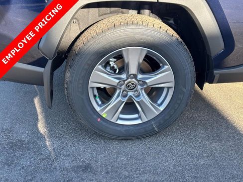 New 2025 Toyota RAV4 XLE image 4