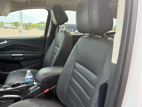 Used 2016 Ford Escape Titanium AWD/4WD image 10