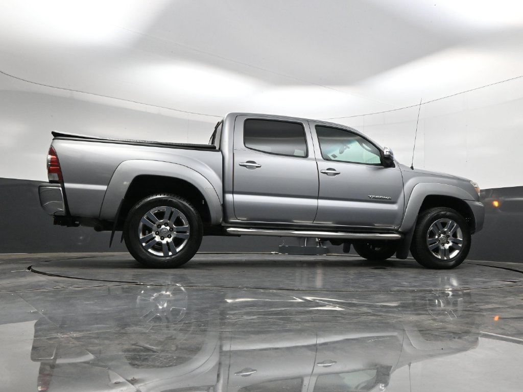Used 2015 Toyota Tacoma 4x4 Double Cab w/ Limited Package image 38