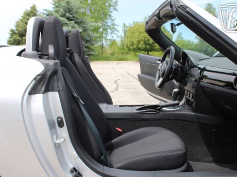 Used 2007 MAZDA MX-5 Miata Touring RWD image 11