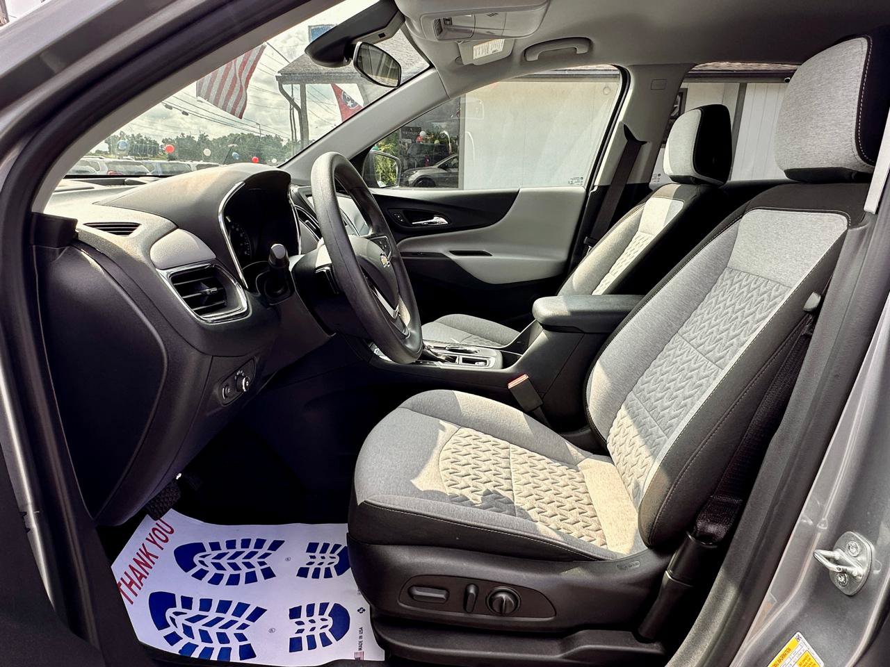 Used 2023 Chevrolet Equinox LS w/ LS Convenience Package AWD/4WD image 9