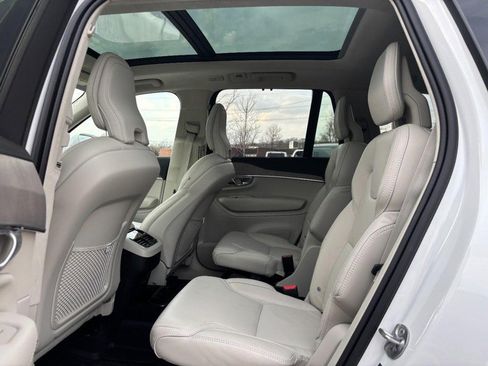 Used 2024 Volvo XC90 B6 Ultimate w/ Lounge Package image 11