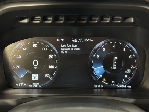 Used 2016 Volvo XC90 T6 Momentum w/ Momentum Plus Package image 18