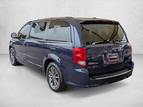 Used 2017 Dodge Grand Caravan SXT image 8