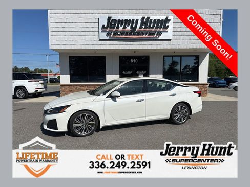 Used 2023 Nissan Altima 2.5 SL image 1