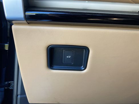 Used 2023 Land Rover Range Rover Long Wheelbase SE image 26