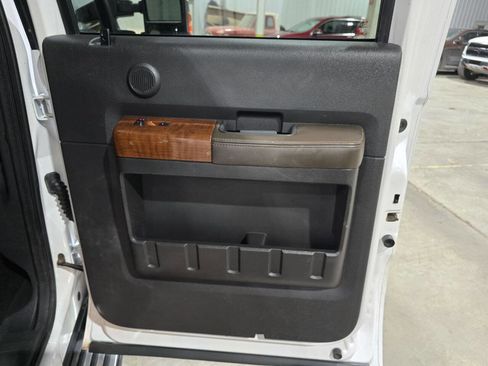 Used 2015 Ford F250 King Ranch w/ FX4 Off-Road Package AWD/4WD image 34