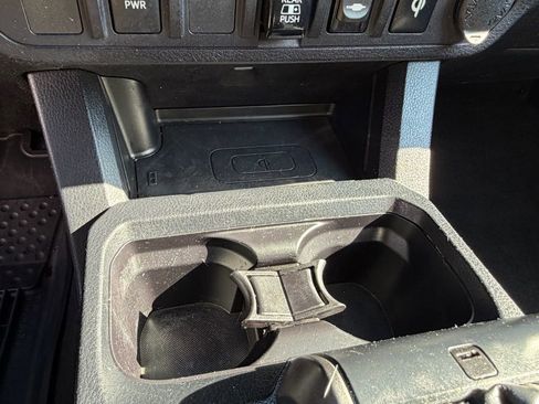 Used 2019 Toyota Tacoma TRD Sport image 26