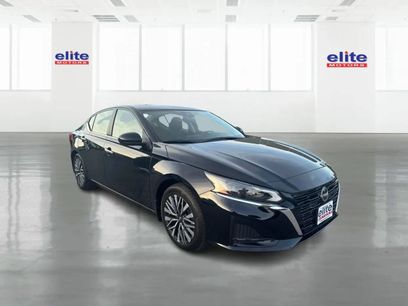 Used 2023 Nissan Altima 2.5 SV