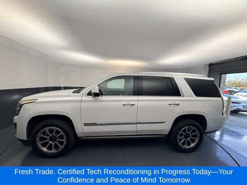 Used 2019 Cadillac Escalade Premium Luxury image 2