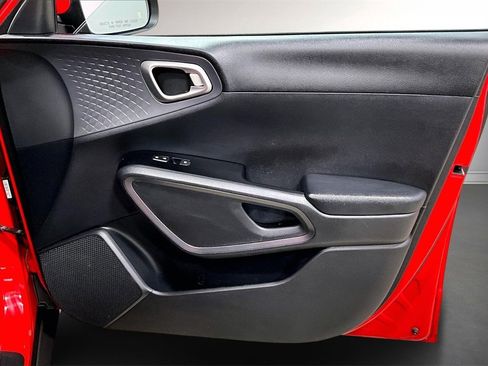 Used 2021 Kia Soul S image 28