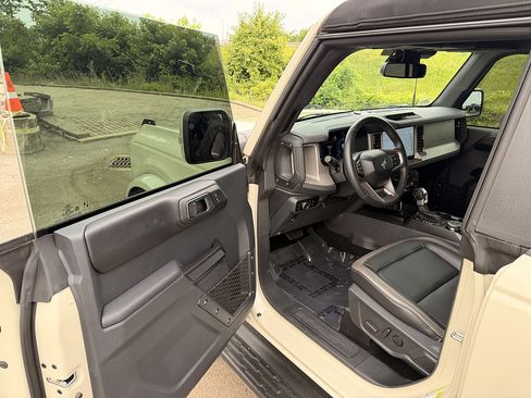 Used 2025 Ford Bronco Outer Banks AWD/4WD image 10