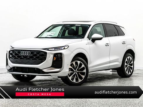 New 2026 Audi Q3 quattro 2.0T AWD/4WD image 1