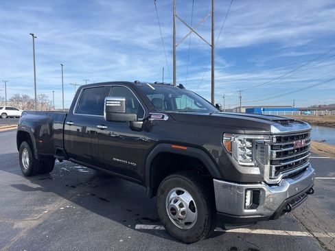 Used 2021 GMC Sierra 3500 SLT w/ SLT Premium Package image 7