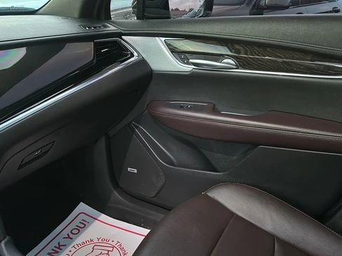 Used 2021 Cadillac XT6 Premium Luxury w/ LPO, ONYX Package image 12