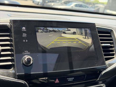Used 2019 Honda Pilot Touring image 32