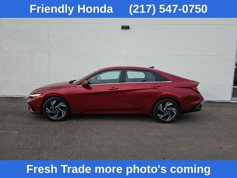 Used 2024 Hyundai Elantra Limited image 2